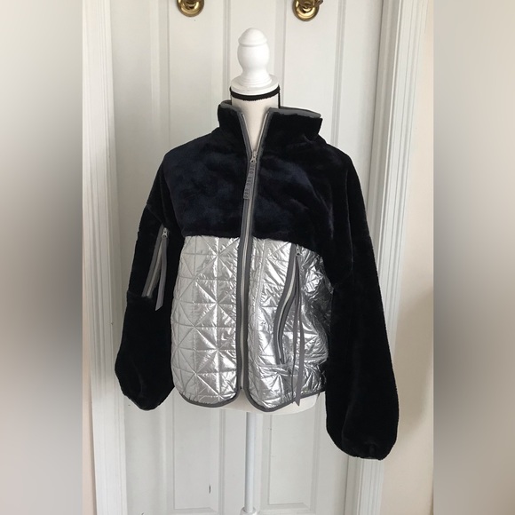 UGG Marlene Quilted Fleece Jacket - Picture 3 of 9